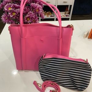 Pink tote travel shoulder bag with makeup bag